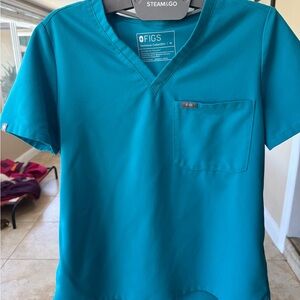 FIGS Women’s Catarina Scrub Top Medium in Teal